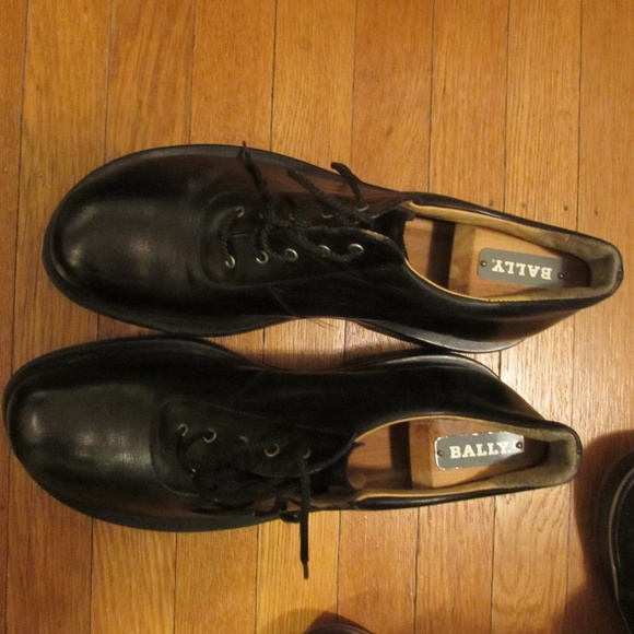 Giraudon Mens lace up 9.5 Mint condition worn 3 times only kept perfectly main image 9